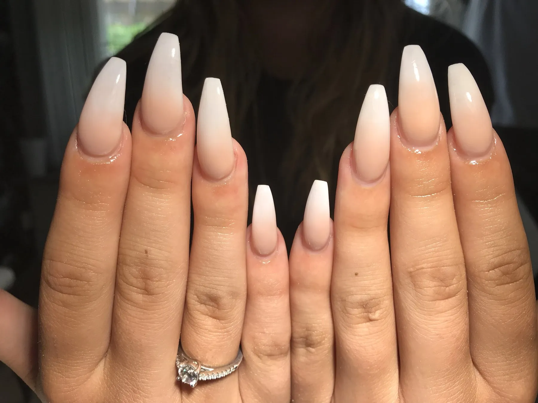 Lange Baby Boom acrylnagels met zachte overloop van roze naar wit
