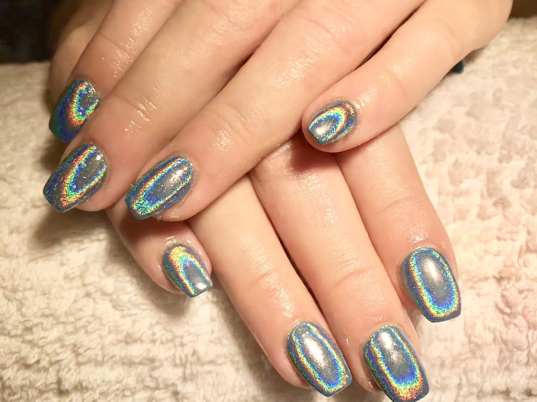 Holografische chrome nagels die in het licht van kleur veranderen